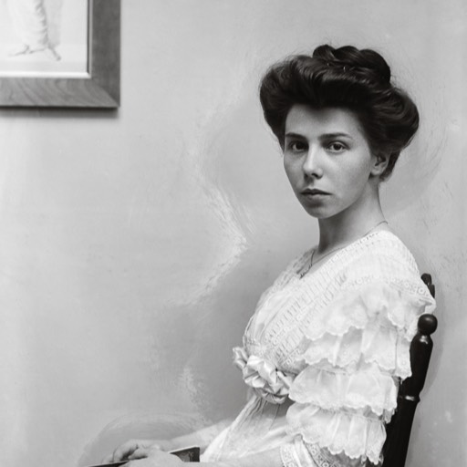 Gretl #3, (Margarethe), Jahrhundertwende 19./20. Jahrhundert, Fotograf:in unbekannt, Sammlung Koeppel. Kat. No. H2026.13-Photo/FineArt Reprint 16 x 21,5cm