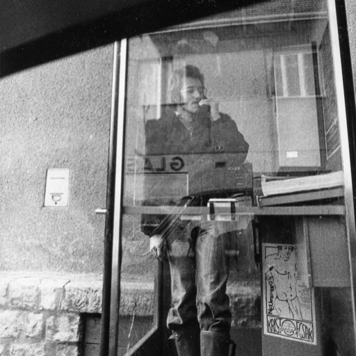 Mobile Telefonie, 1970er. Heinrich Tauscher. Fotogr. unbekannt. Kat. Nr. H2026.1, Sammlung Koeppel. Photo/FineArt Reprint 12 x 17 cm.